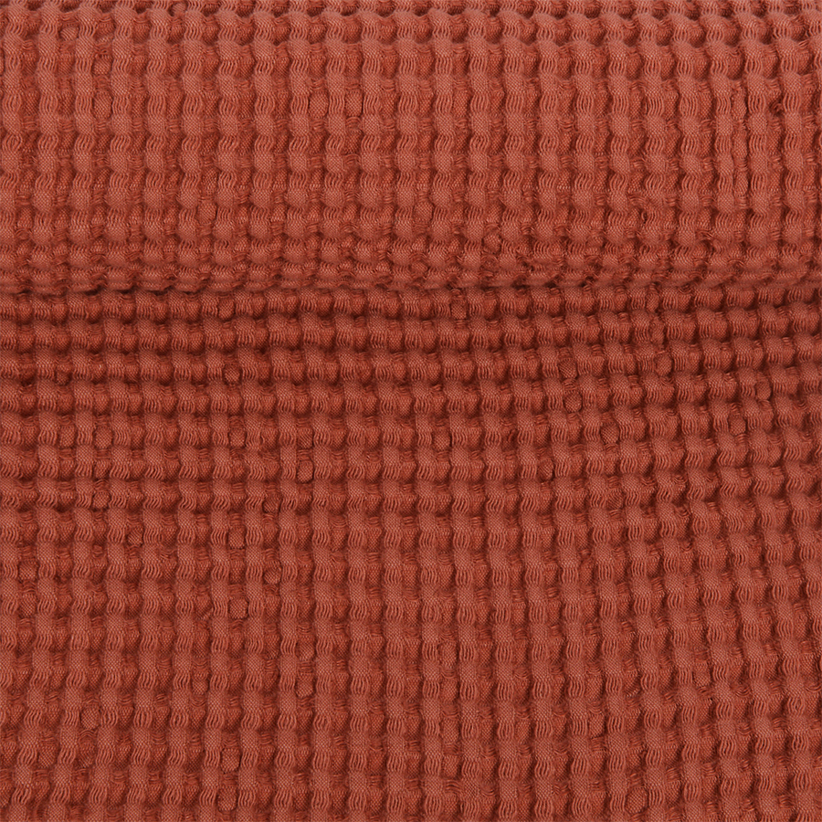 Washed waffle weave fabric in brick color, 310 g/m² (Bale)